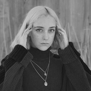 Meet your Posher, Alexia